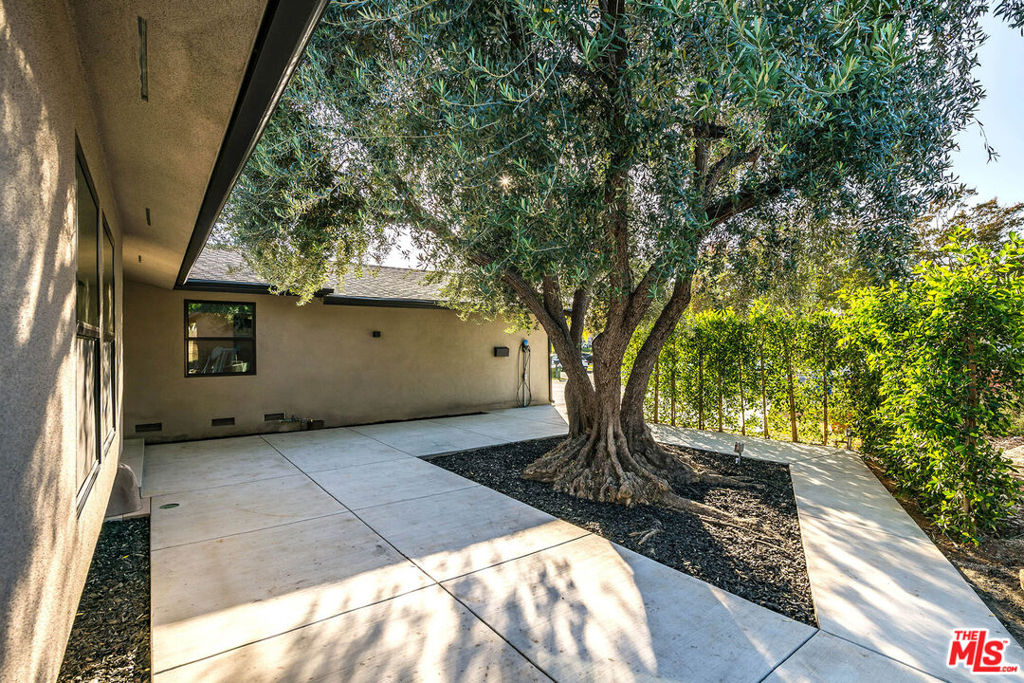 17150 Vintage Street