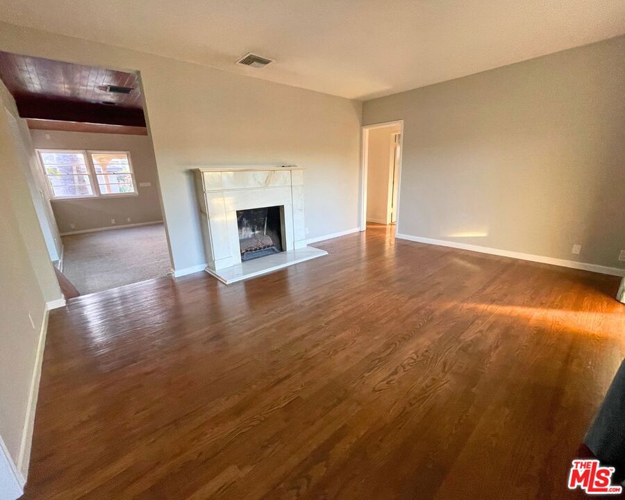 3416 W Clark Avenue