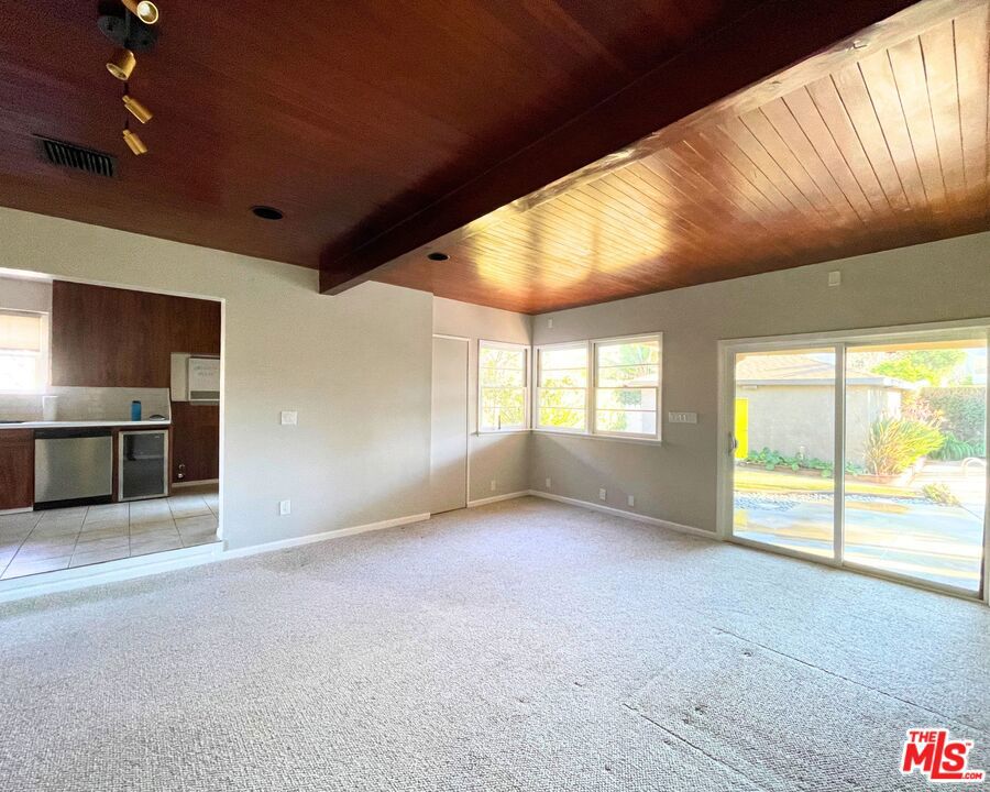 3416 W Clark Avenue