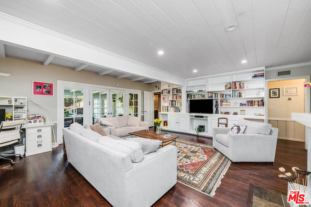 11146 Valley Spring Lane