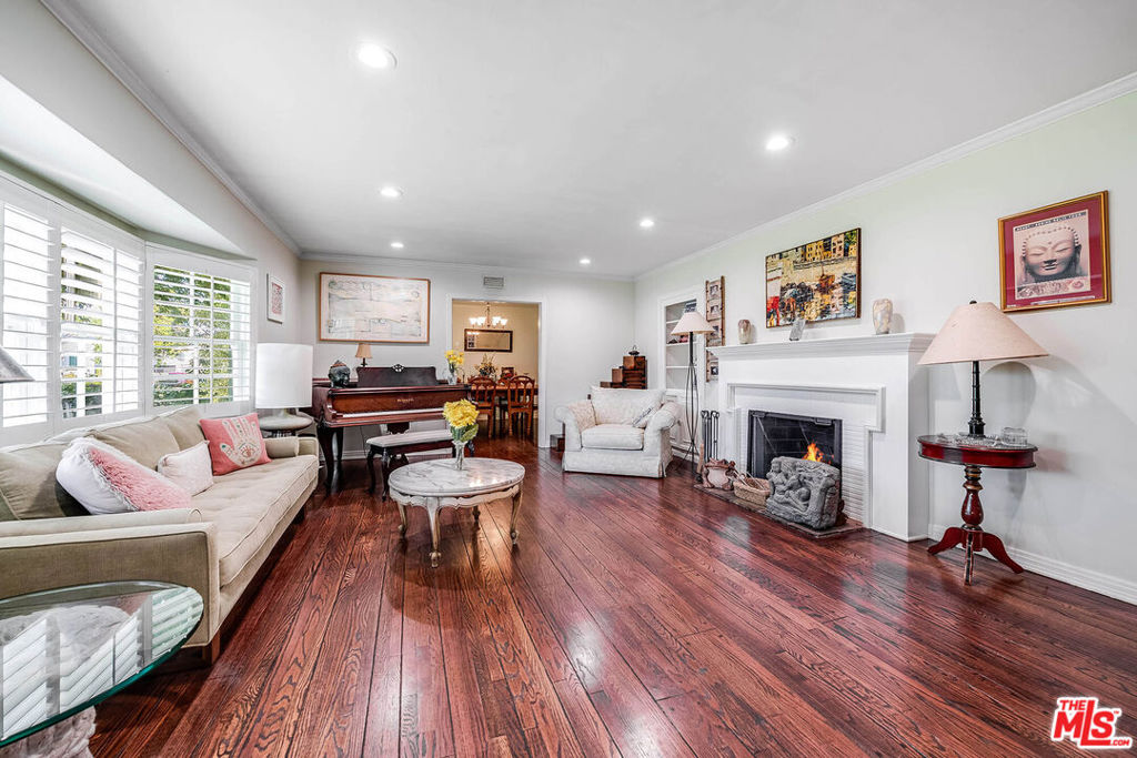 11146 Valley Spring Lane