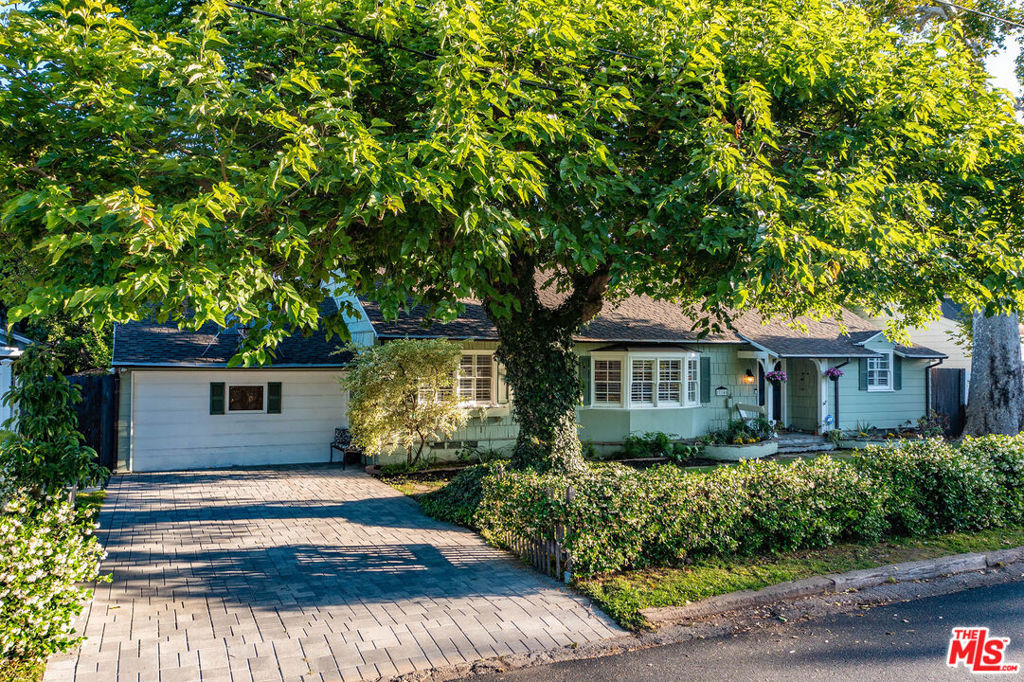 11146 Valley Spring Lane