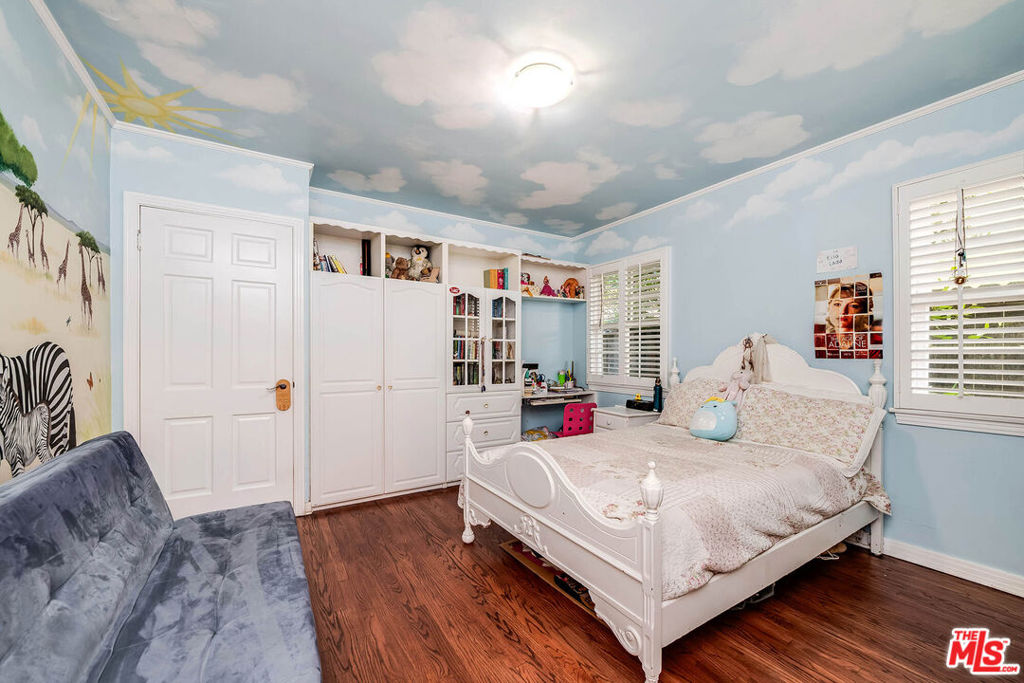 11146 Valley Spring Lane
