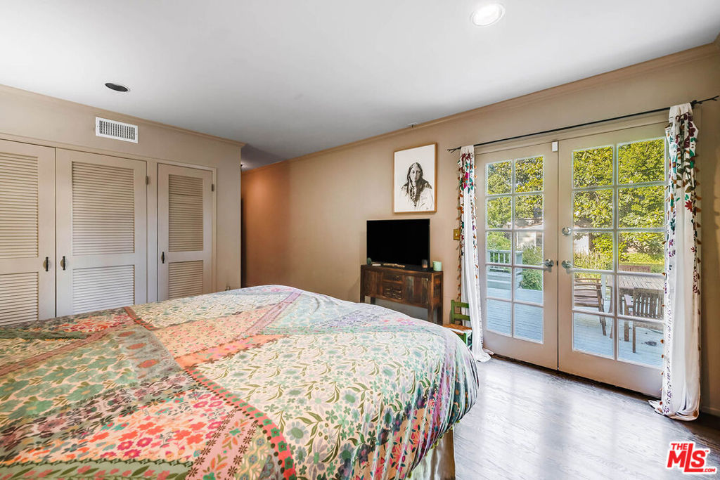 11146 Valley Spring Lane
