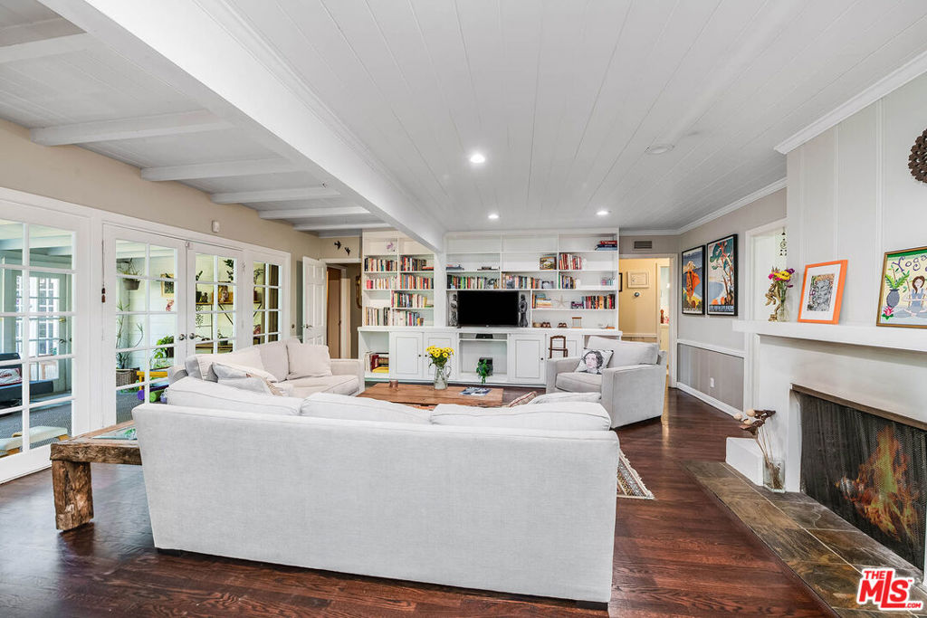 11146 Valley Spring Lane
