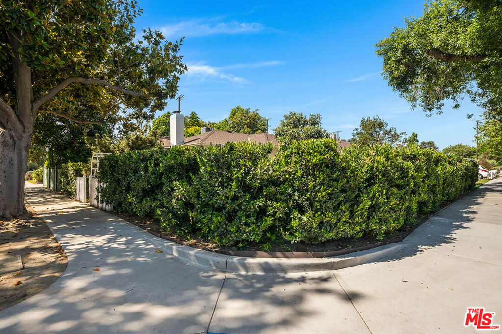 1400 W Clark Avenue
