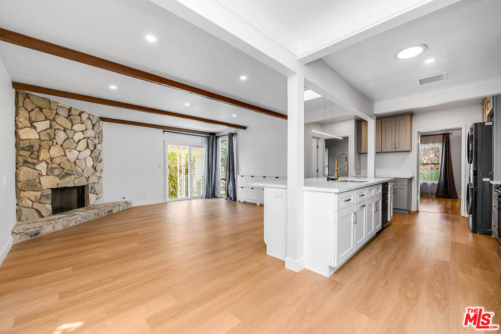 1400 W Clark Avenue