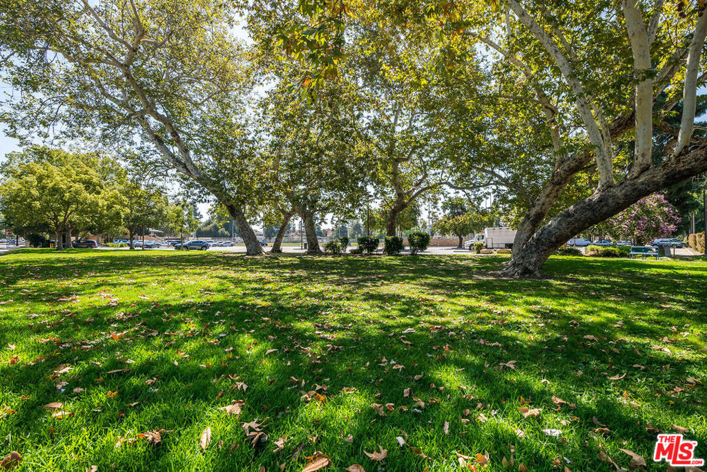 1400 W Clark Avenue