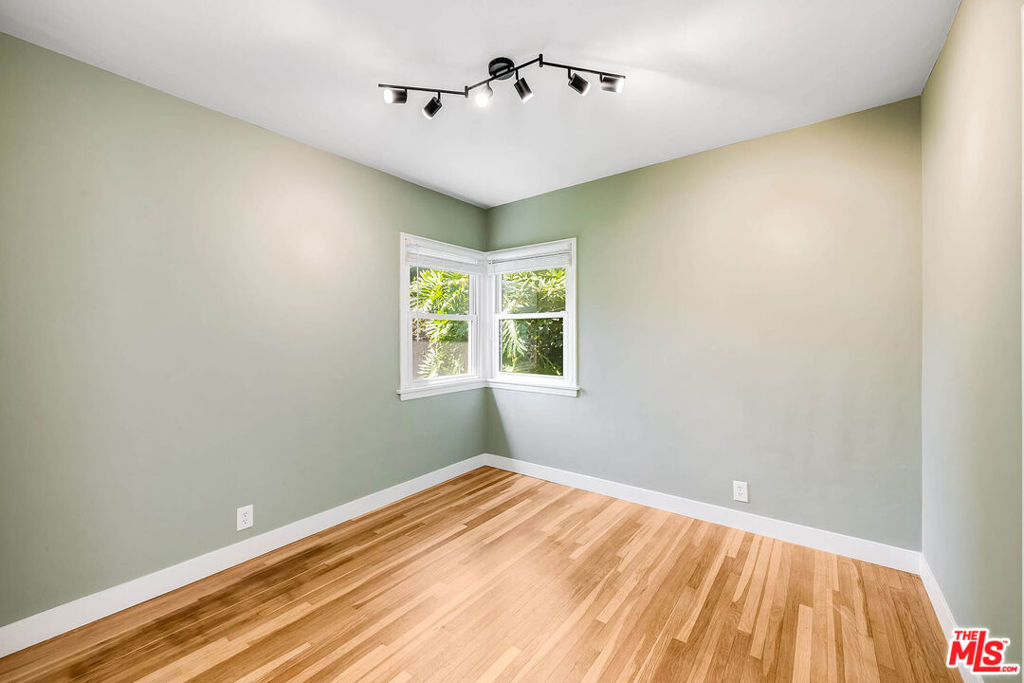 1400 W Clark Avenue