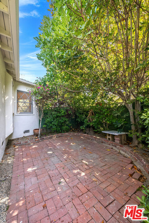 1400 W Clark Avenue