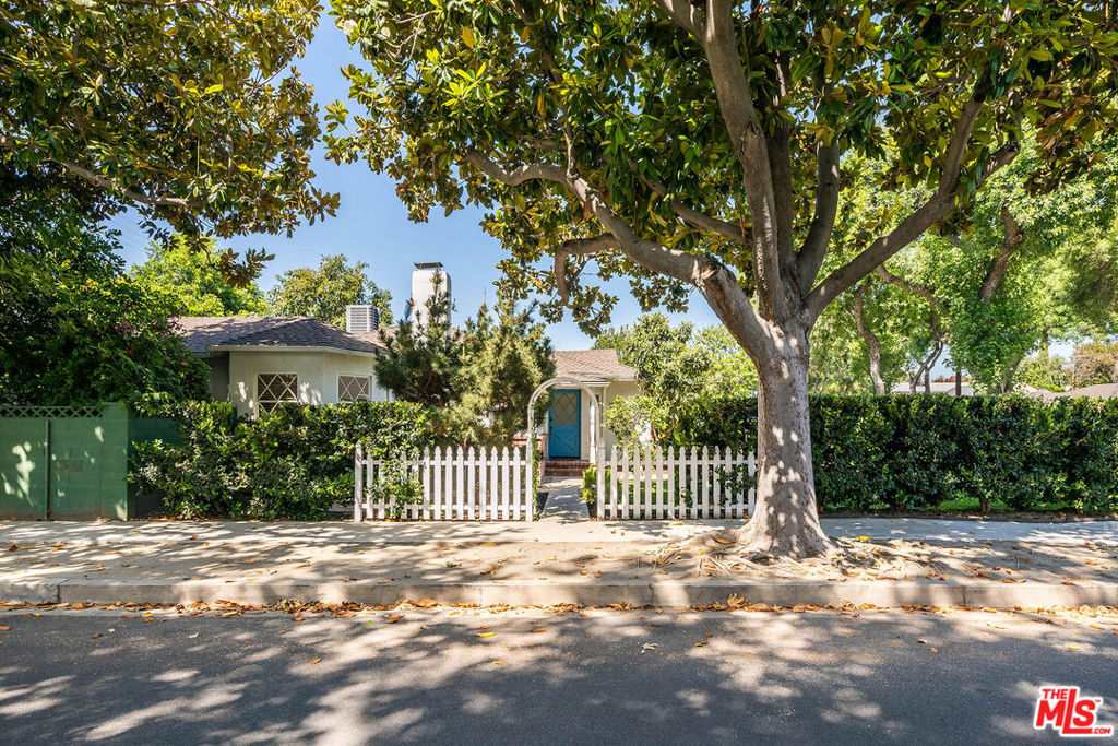 1400 W Clark Avenue