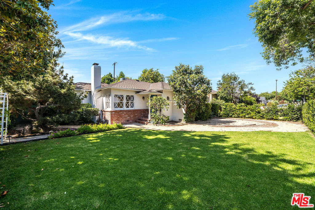 1400 W Clark Avenue