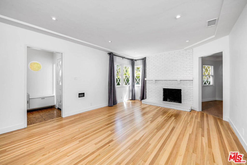 1400 W Clark Avenue