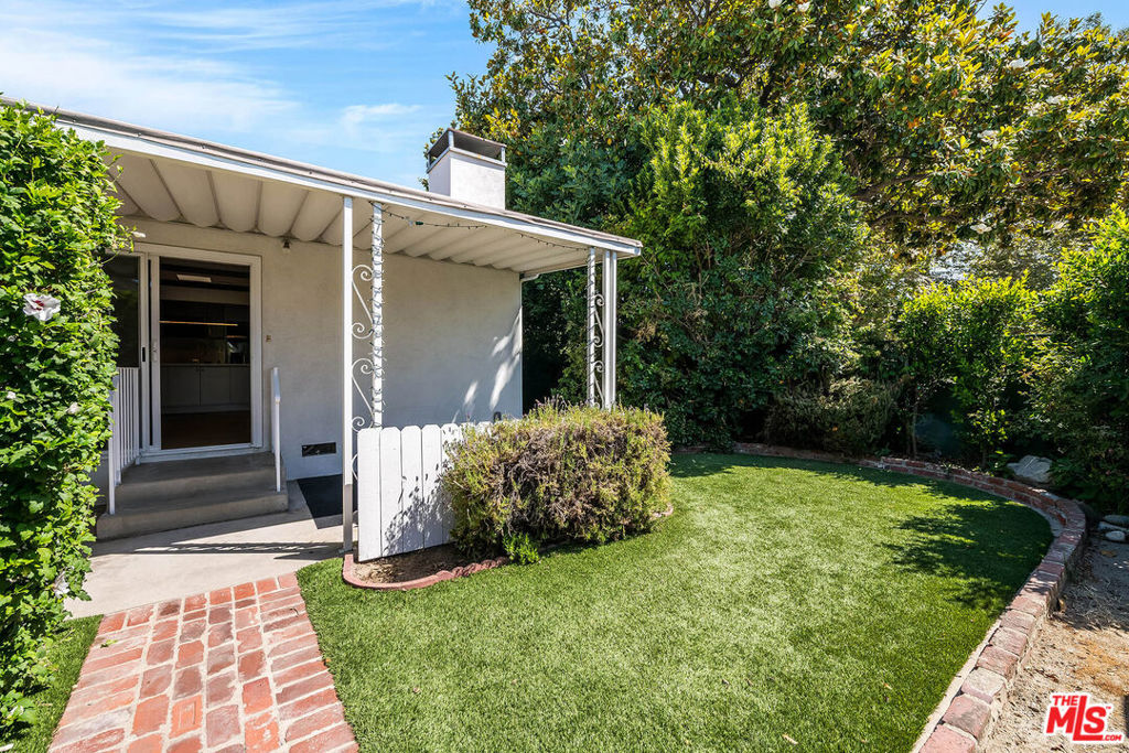 1400 W Clark Avenue