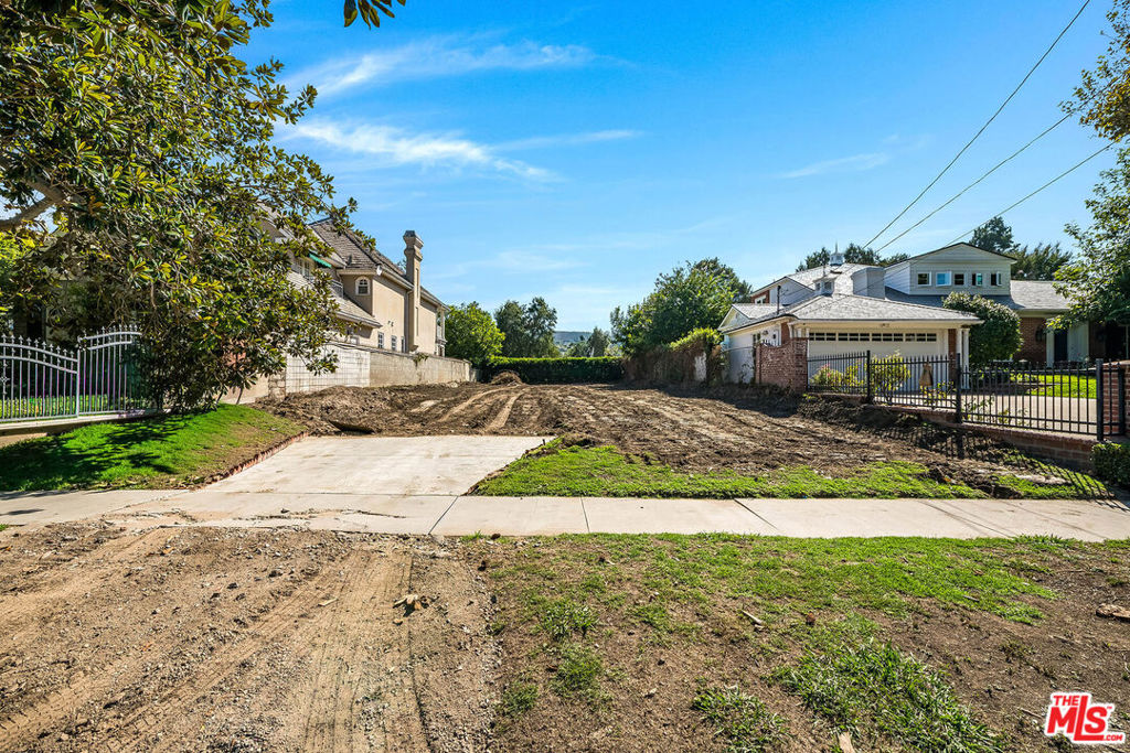 10058 Valley Spring Lane