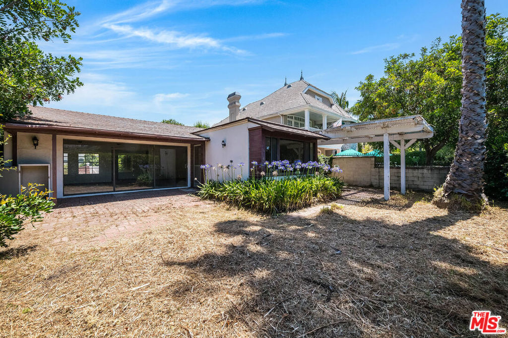 10058 Valley Spring Lane