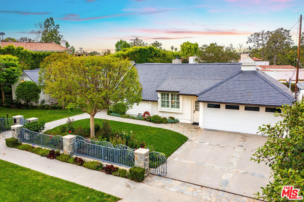 9921 Toluca Lake Avenue