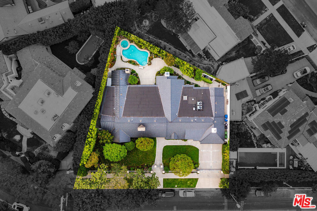 9921 Toluca Lake Avenue