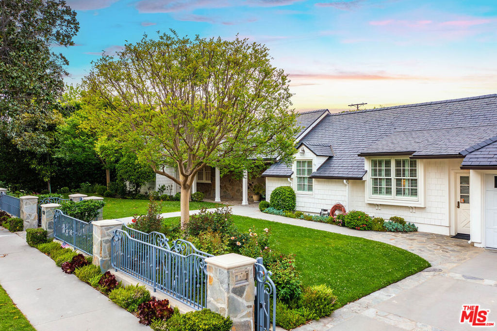 9921 Toluca Lake Avenue