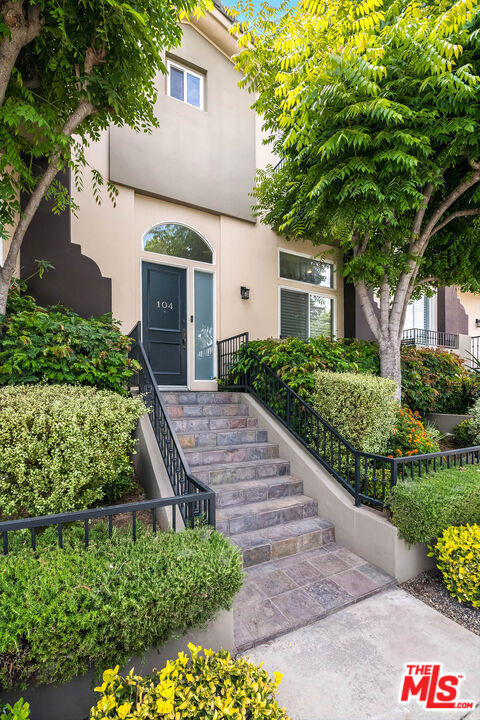 4435 Colfax Avenue 104