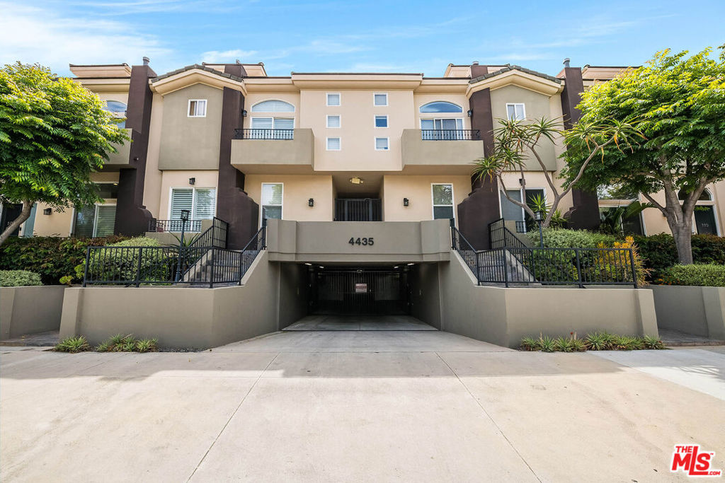 4435 Colfax Avenue 104