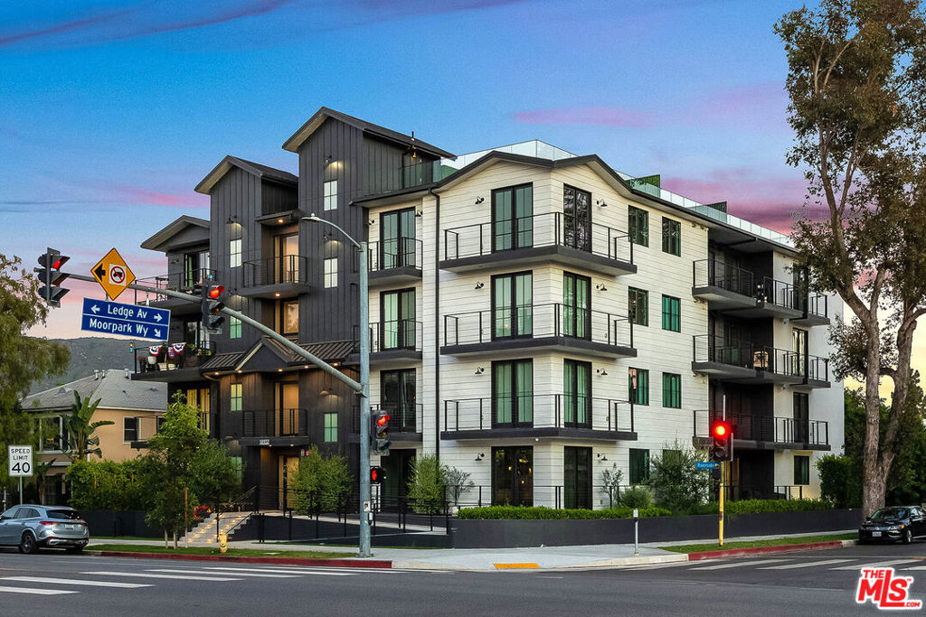10352 Riverside Drive 103A