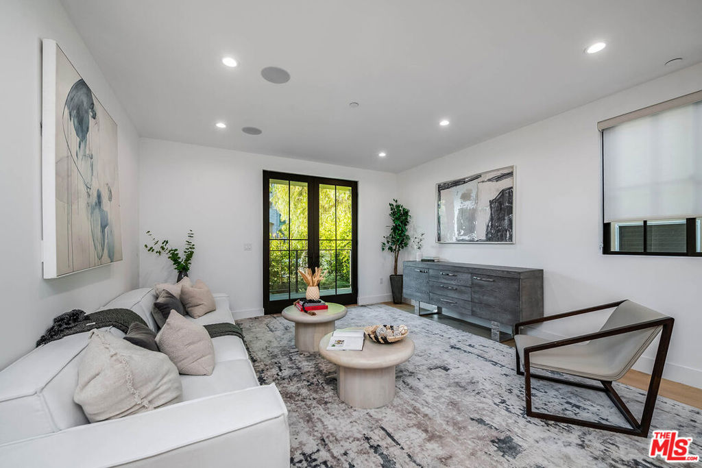 10352 Riverside Drive 103A