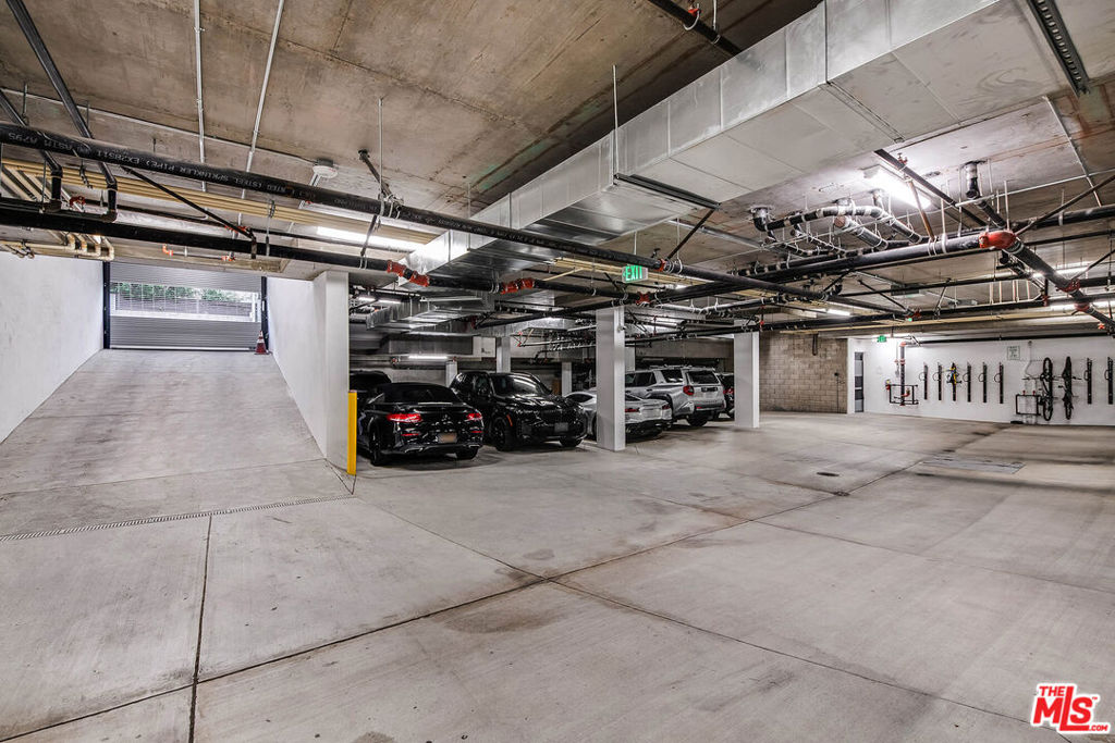 10352 Riverside Drive 103A