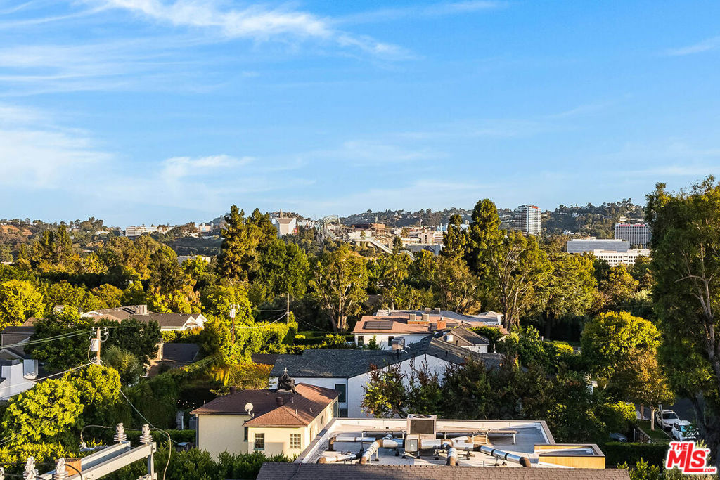 10352 Riverside Drive 103A