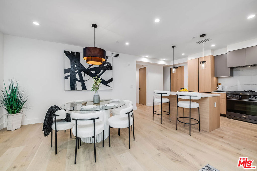 10352 Riverside Drive 103A