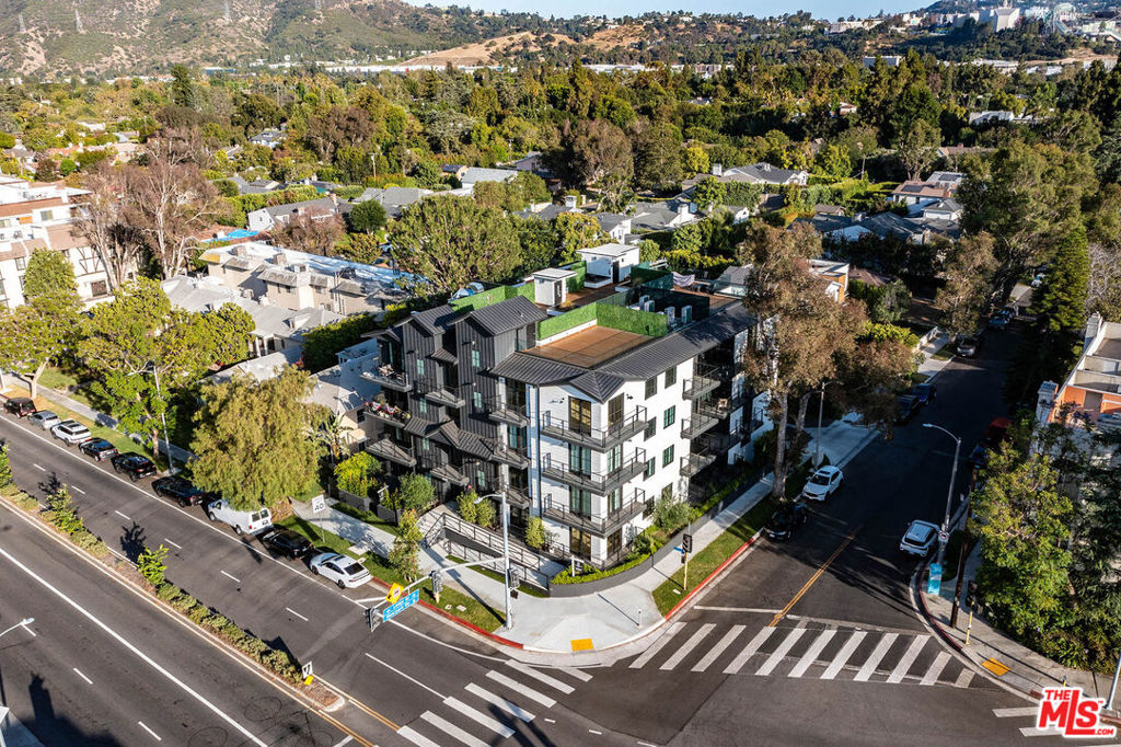10352 Riverside Drive 103A