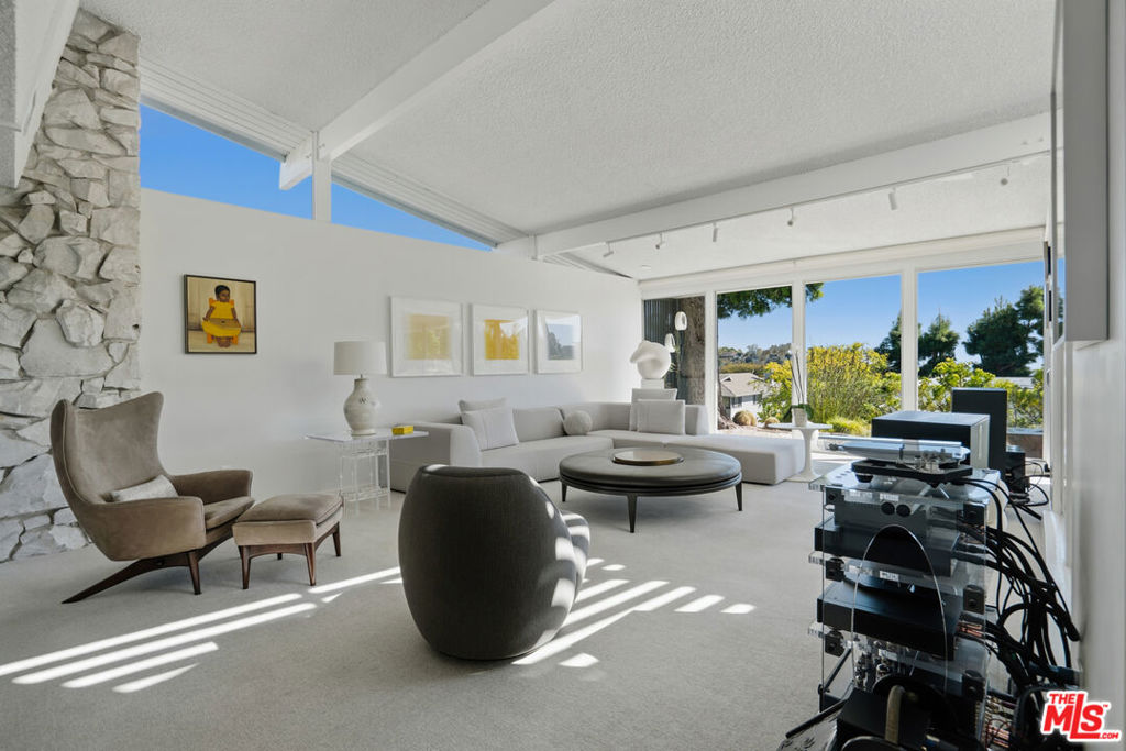 1331 Casiano Road