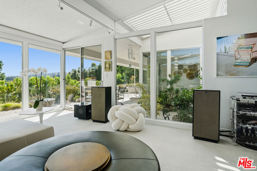 1331 Casiano Road