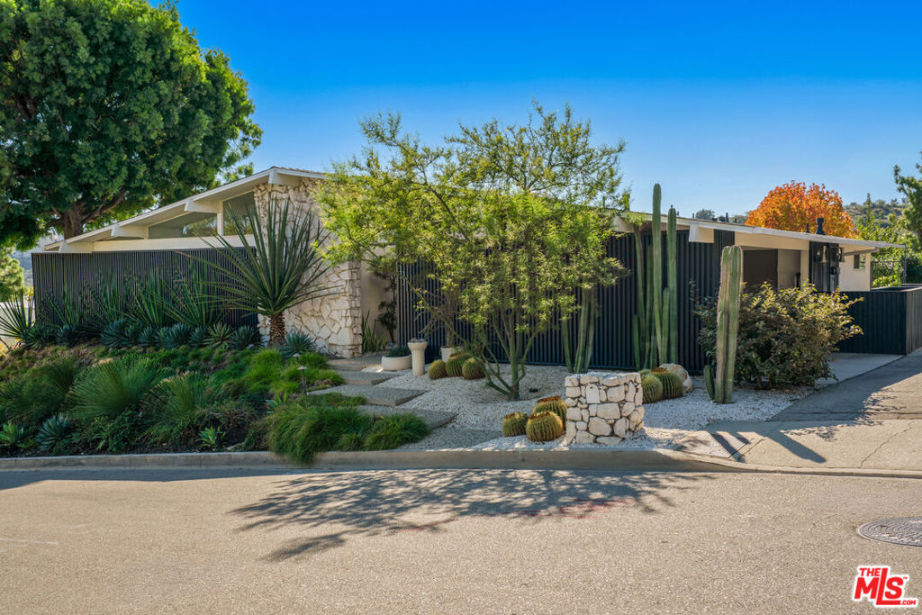 1331 Casiano Road
