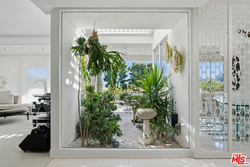 1331 Casiano Road
