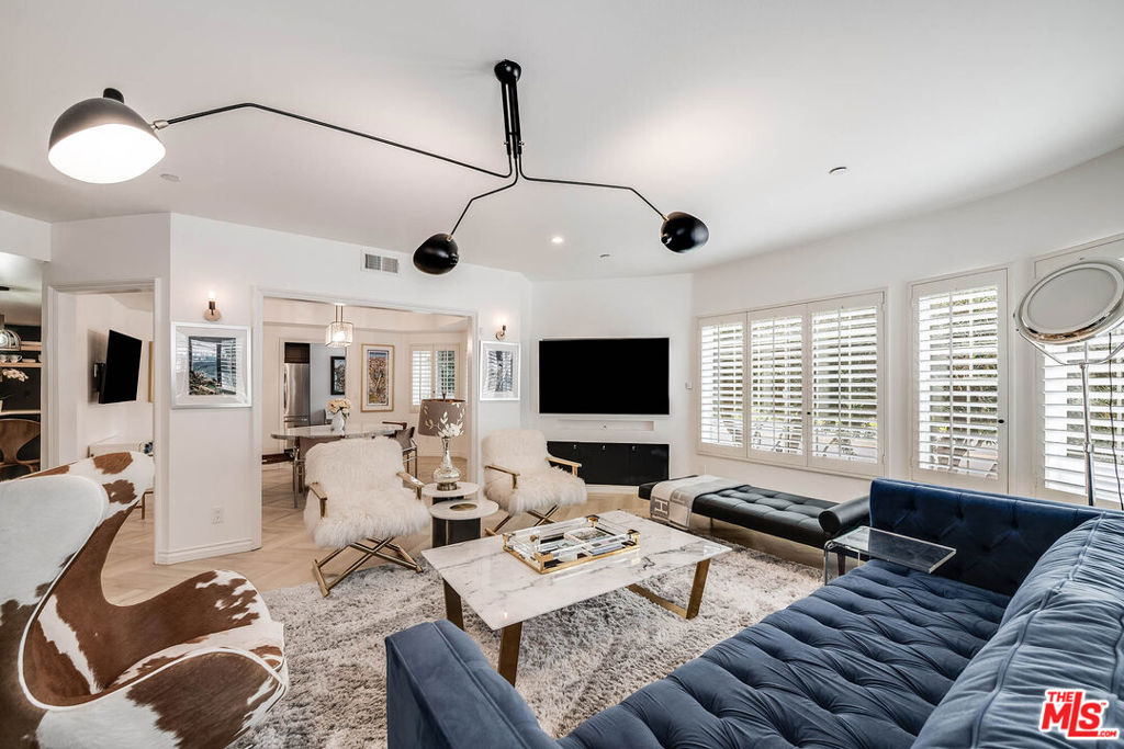 4310 Cahuenga Boulevard 104