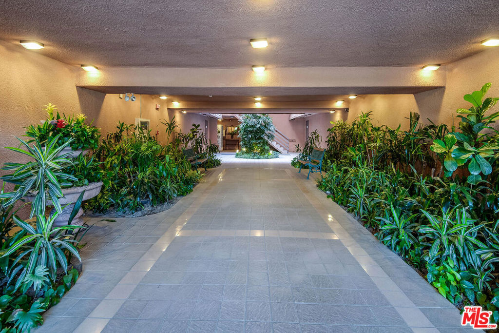 4310 Cahuenga Boulevard 104
