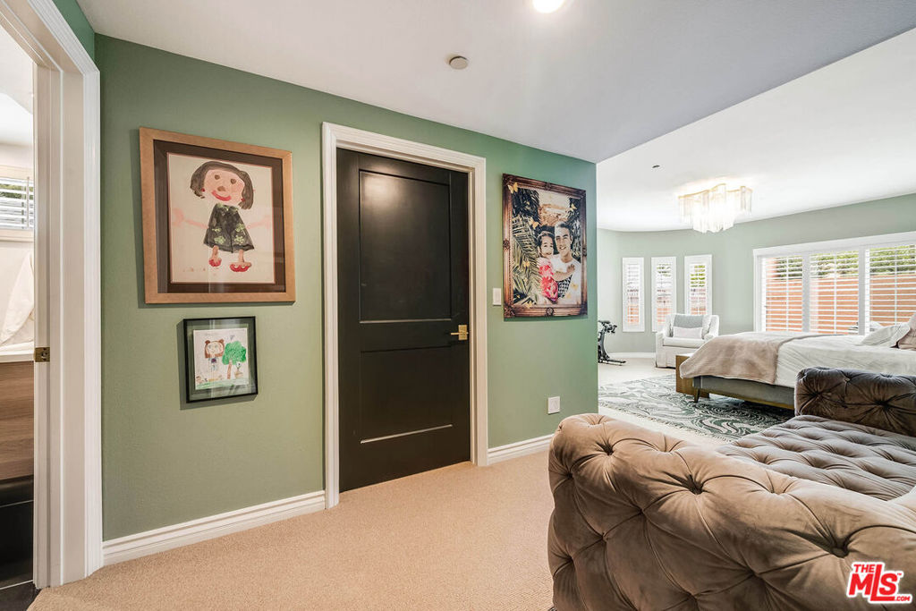 4310 Cahuenga Boulevard 104