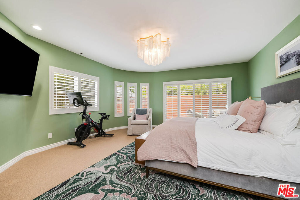 4310 Cahuenga Boulevard 104
