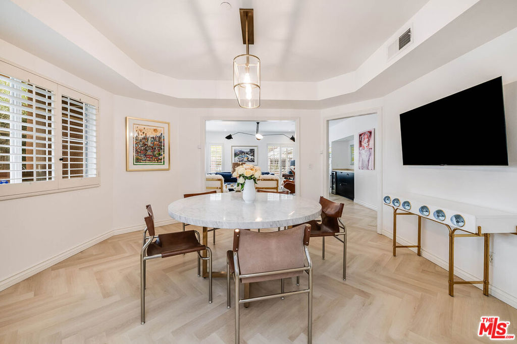 4310 Cahuenga Boulevard 104