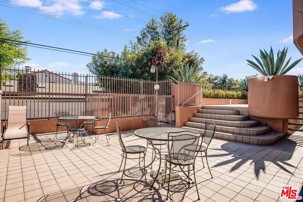 4310 Cahuenga Boulevard 104