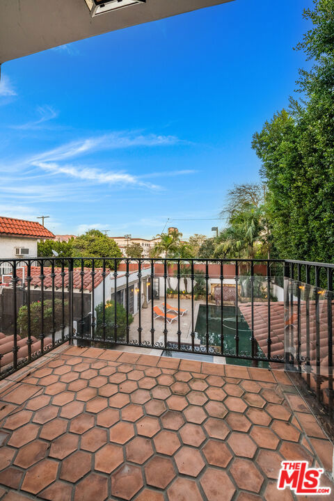 4432 Forman Avenue