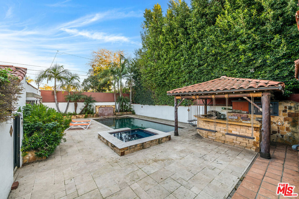 4432 Forman Avenue