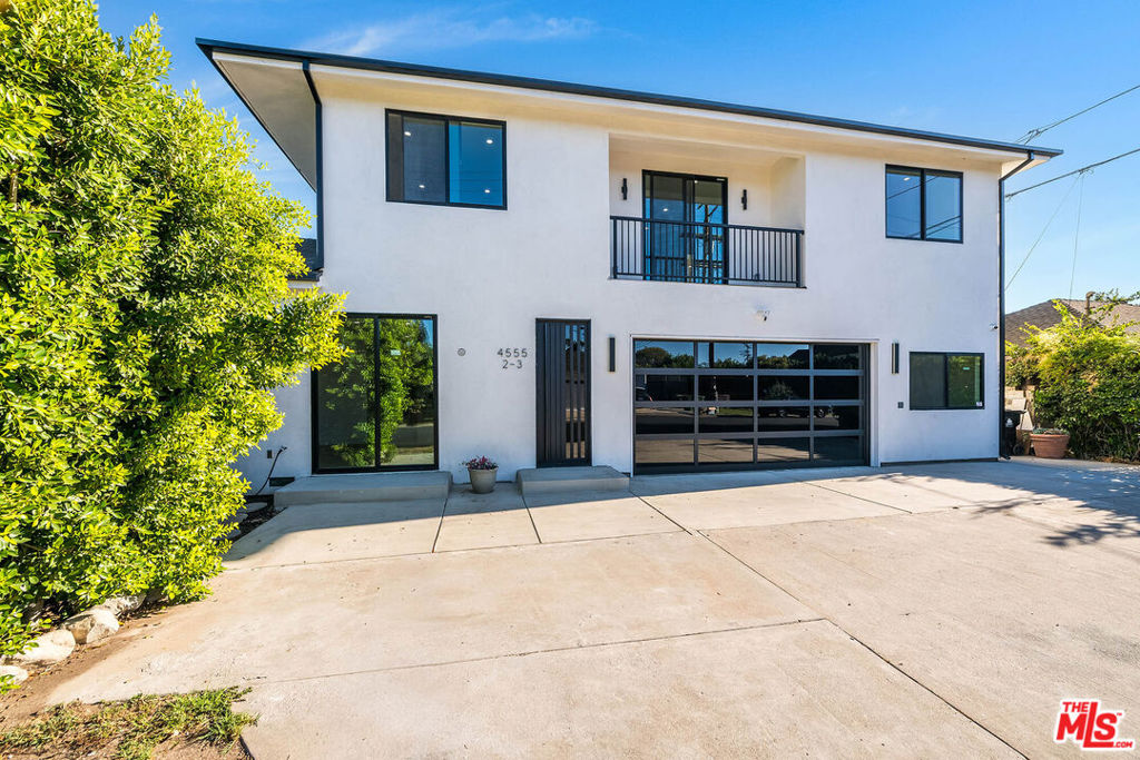 4555 Forman Avenue