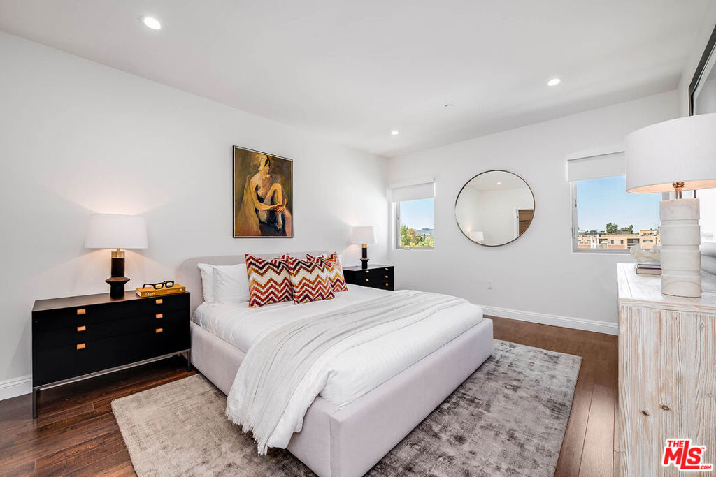 11218 Camarillo Street 406