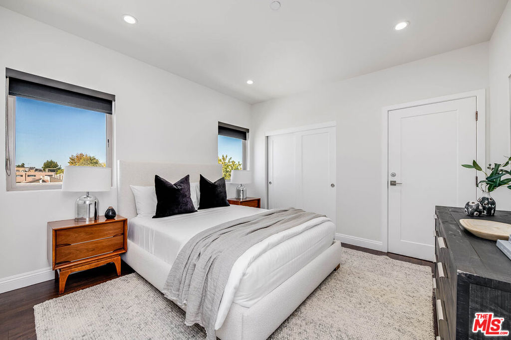 11218 Camarillo Street 406