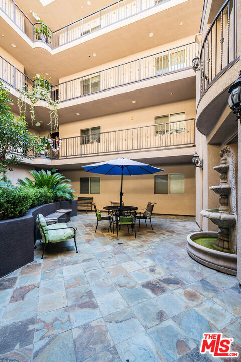 11218 Camarillo Street 406