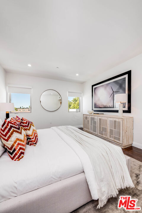 11218 Camarillo Street 406