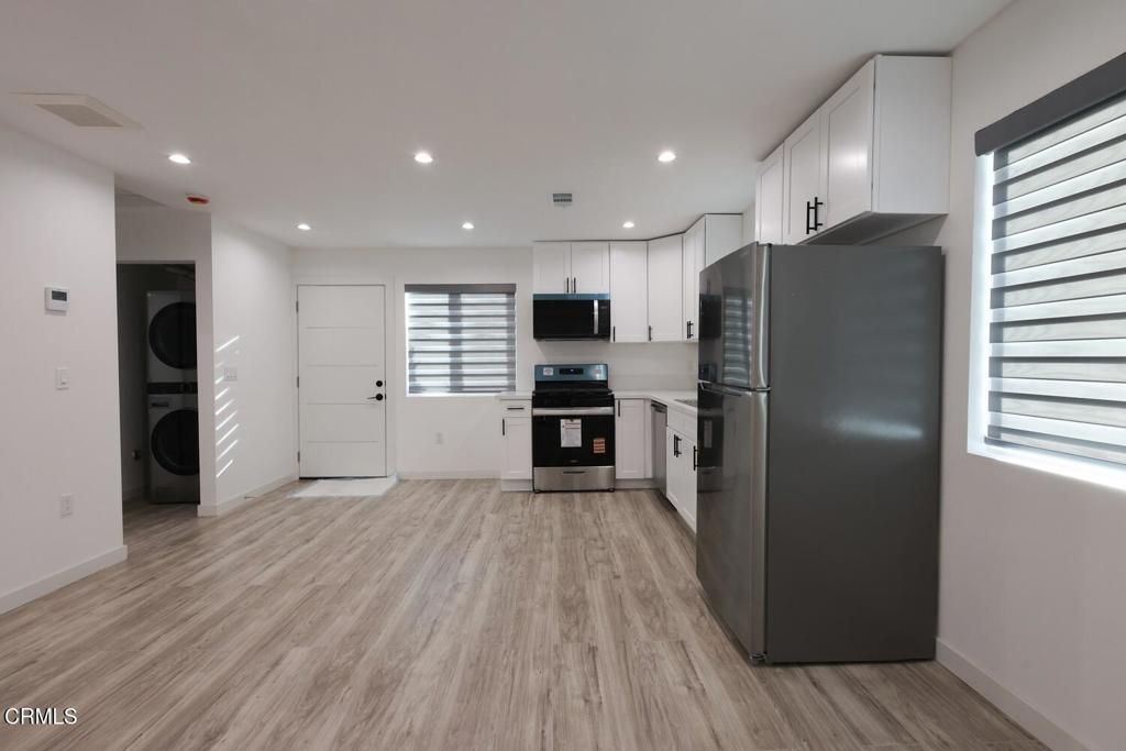 17314 Kingsbury Street 1/2