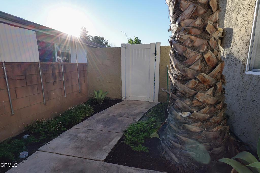 17314 Kingsbury Street 1/2